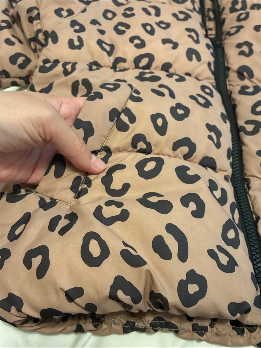 H&M Kids Water-repellent Leopard Print Puffer Jacket in Beige Size 5/6T